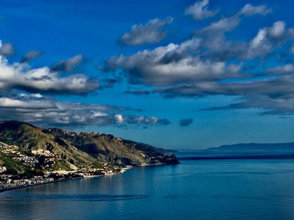 Blue Sky House Bed & Breakfast Taormina Bagian luar foto