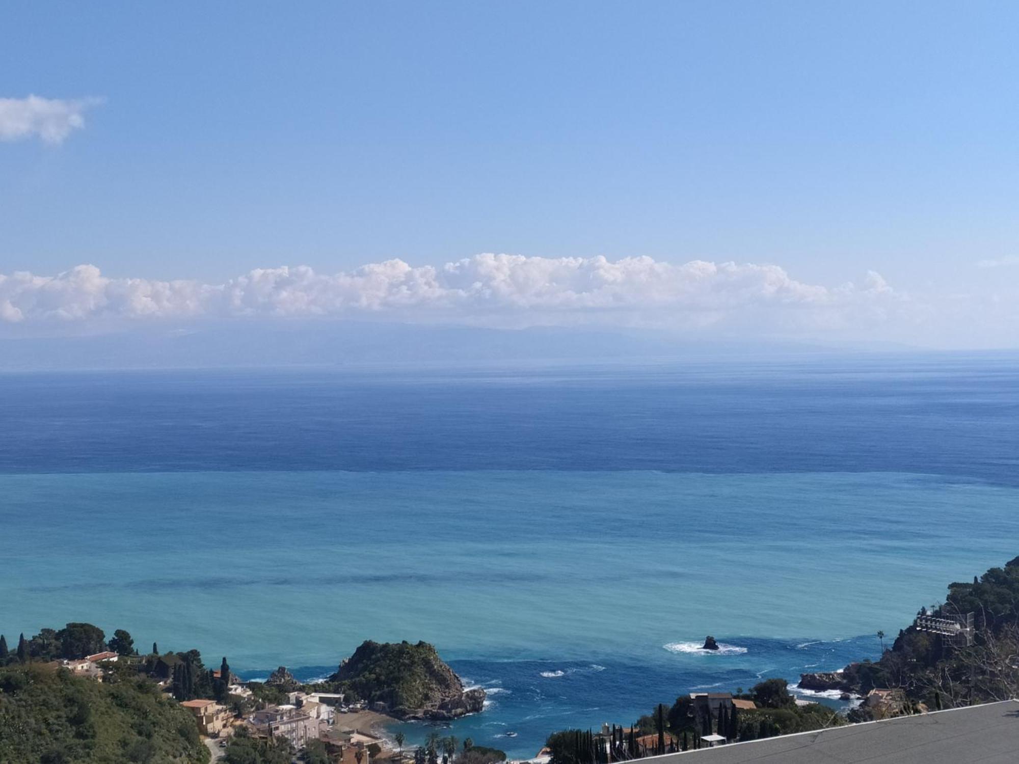 Blue Sky House Bed & Breakfast Taormina Ruang foto