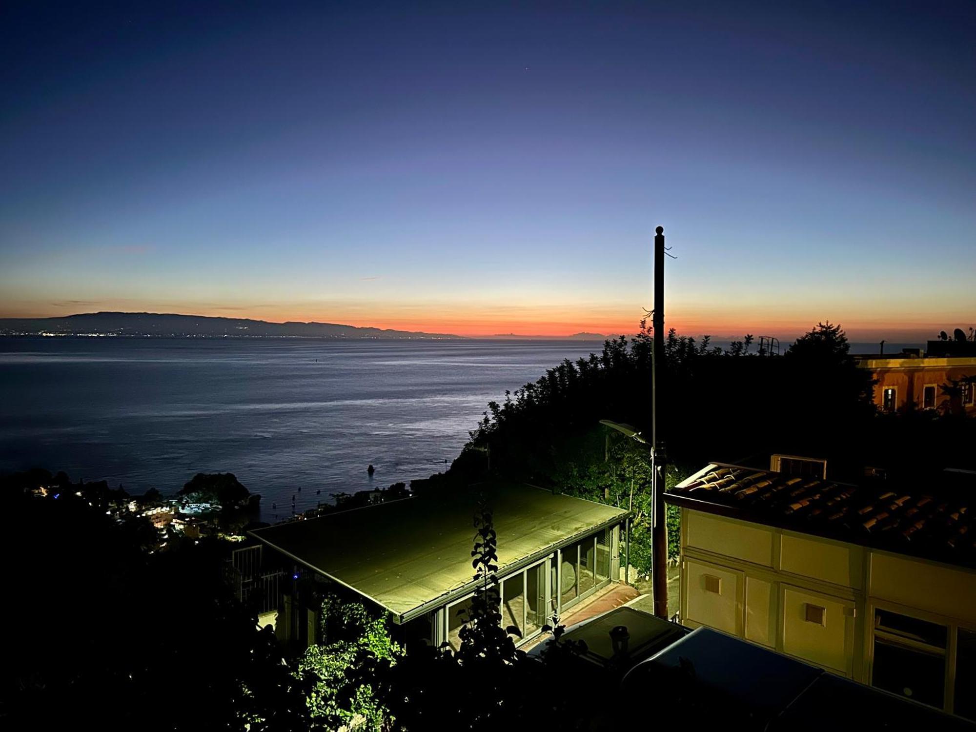 Blue Sky House Bed & Breakfast Taormina Bagian luar foto