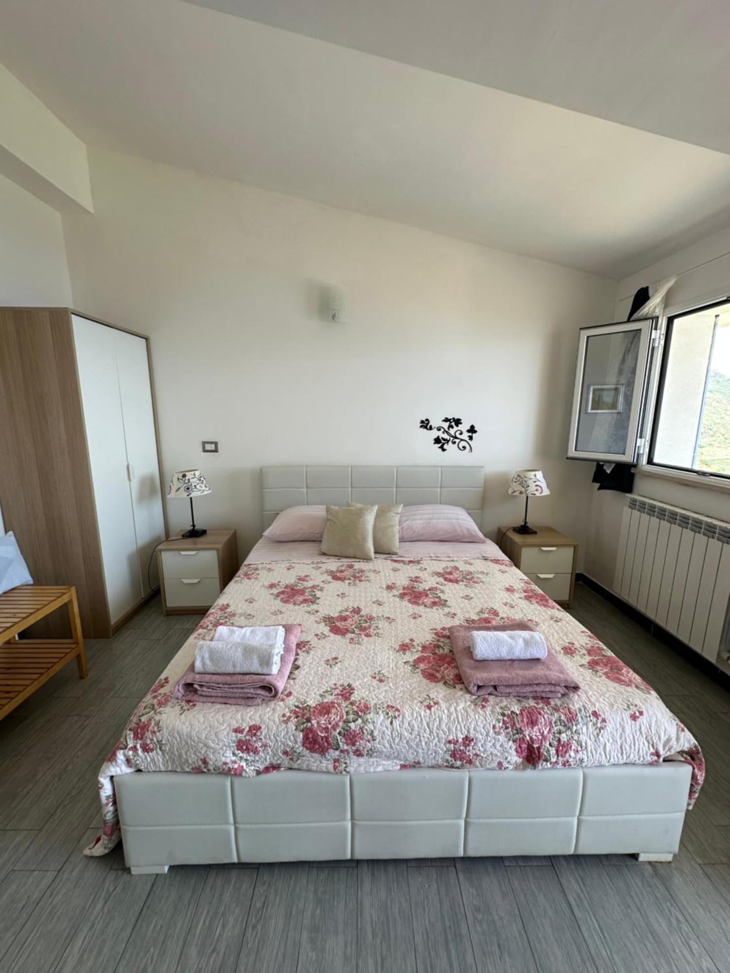 Blue Sky House Bed & Breakfast Taormina Bagian luar foto