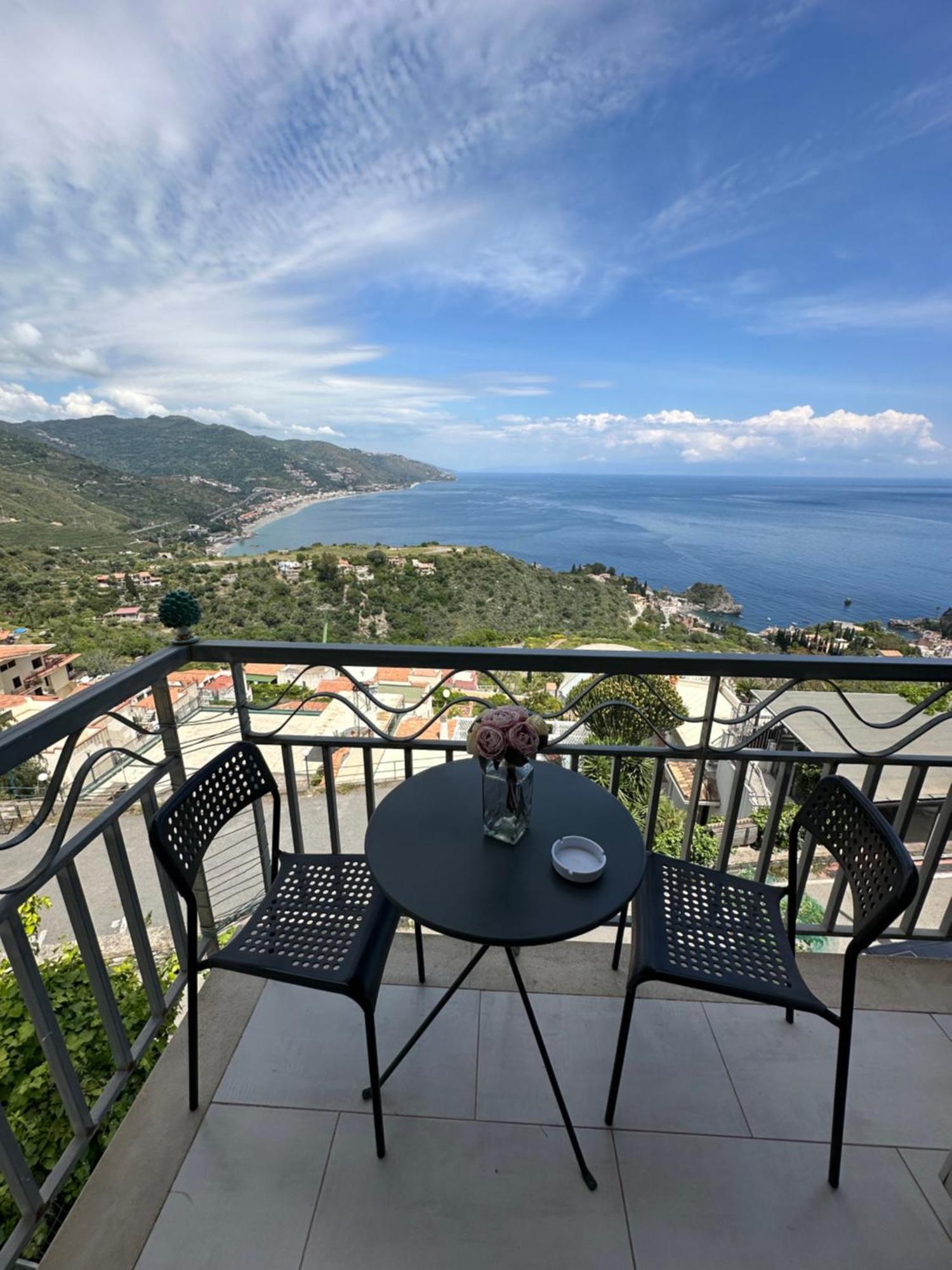 Blue Sky House Bed & Breakfast Taormina Bagian luar foto